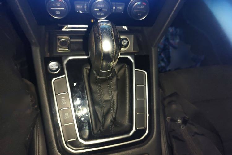 Used Volkswagen Magotan 2017 330TSI DSG Luxury Model