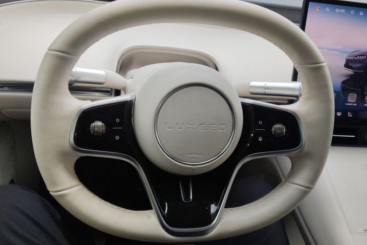Used Hima Luxeed R7 2024 All-Electric 667 km Max Steering Wheel