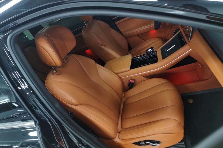 Used Hima AITO M7 2024 1.5T Intelligent Drive Rear-Drive Ultra Version 5 Seats Right Front Seat