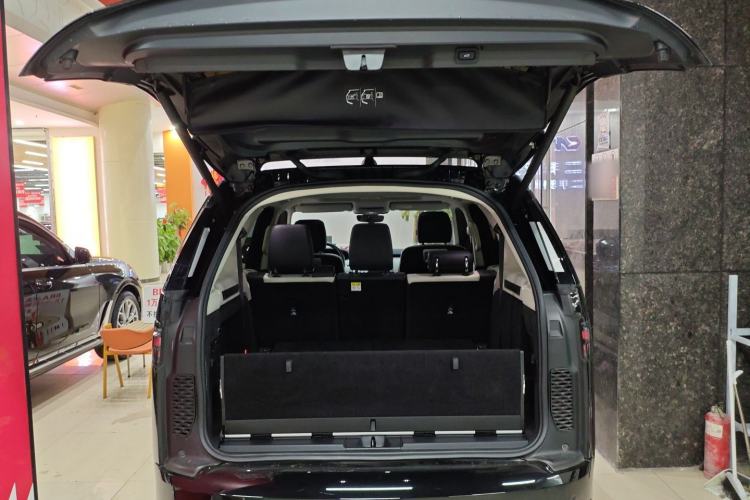 Used Land Rover Discovery 2021 360 PS R-Dynamic S
