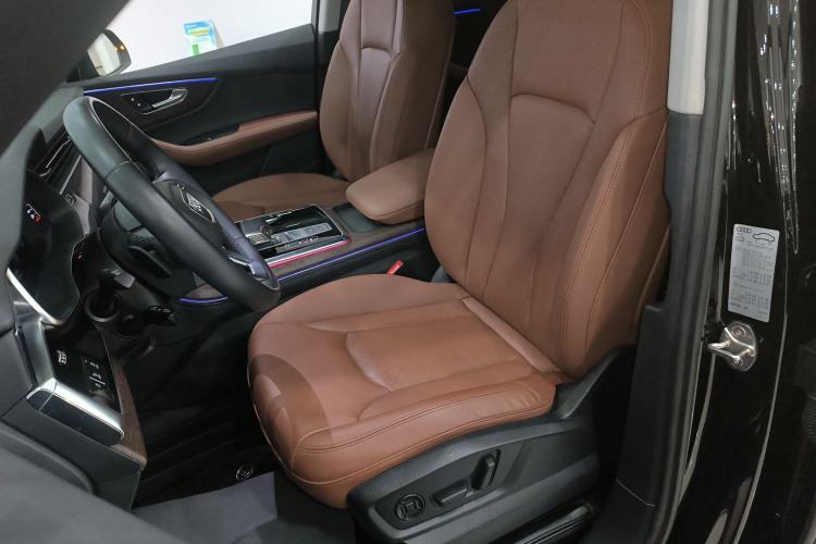 Used Audi Q7 2022 55 TFSI quattro S line Sport model Left Front Seat