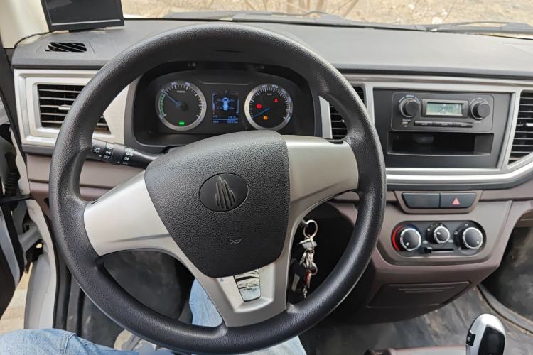 Used BAIC Ruixiang Boteng V2 EV 2022 Enclosed Van Standard Type Henan Lithium Battery Steering Wheel