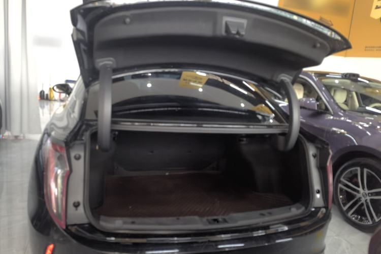 Used Hongqi E-QM5 2022 431 km Charge & Enjoy Edition
