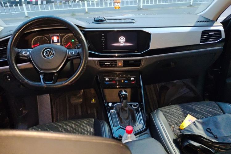 Used Volkswagen Tayron 2020 330TSI Two-Wheel Drive Luxury Smart Connectivity Version Center Console