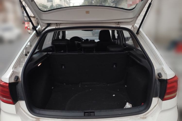 Used Volkswagen Santana 2015 Haval H6 1.6L Automatic Luxury Model Trunk