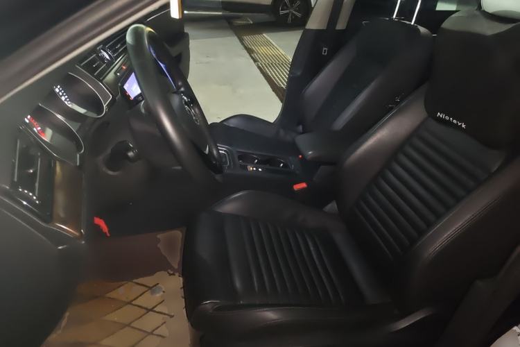 Used Volkswagen Magotan 2018 330TSI DSG Luxury Model Left Front Seat