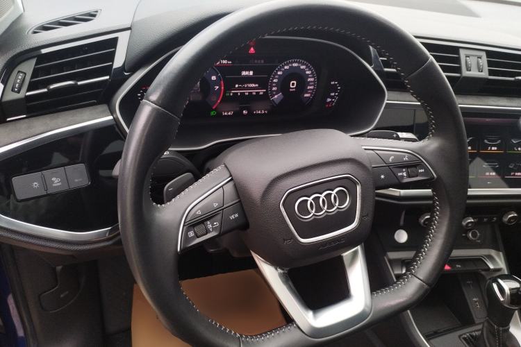 Used Audi Q3 2019 35 TFSI Fashion Dynamic Model Steering Wheel