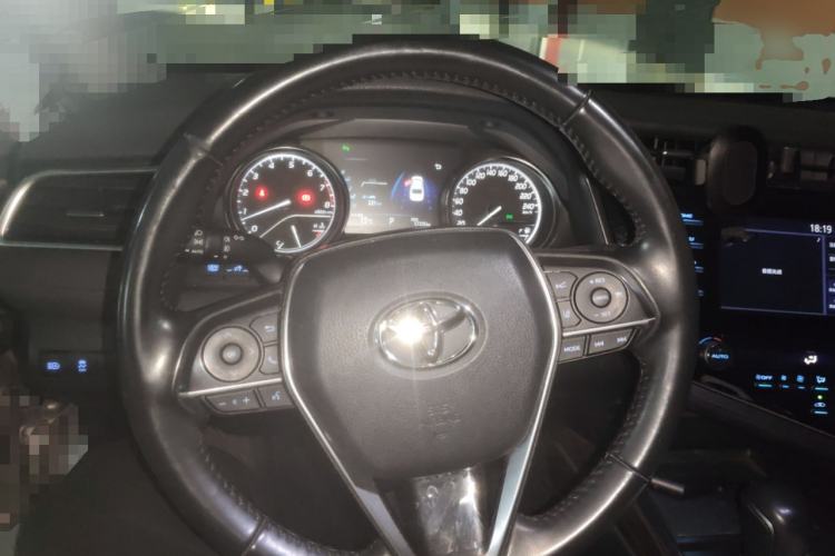 Used Toyota Camry 2018 2.0G Luxury Edition
