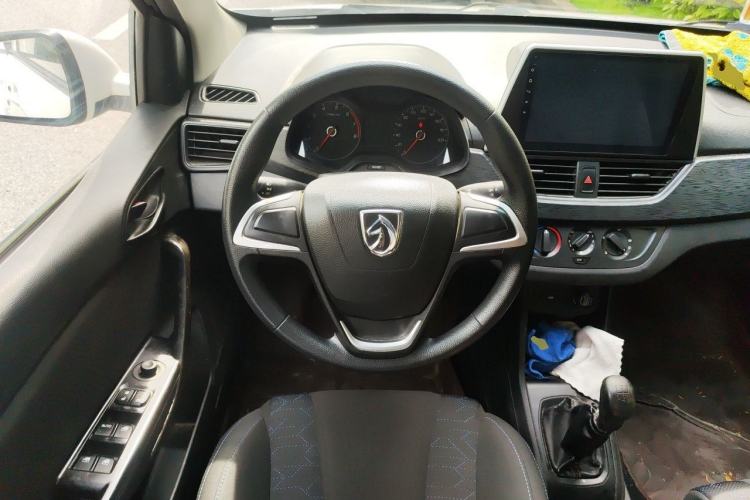 Used Baojun 310 2016 1.2L manual Comfort trim level