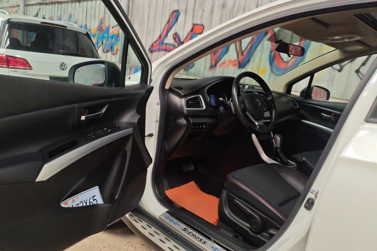 Used Suzuki S-Cross 2014 1.6L CVT Two-Wheel Drive Elite Version
