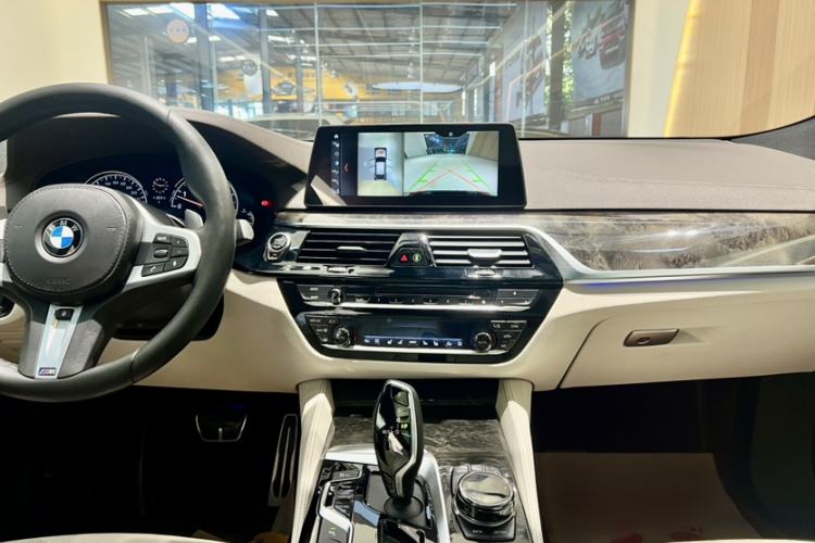 Used BMW 6 Series GT 2018 640i xDrive M Sport Package
