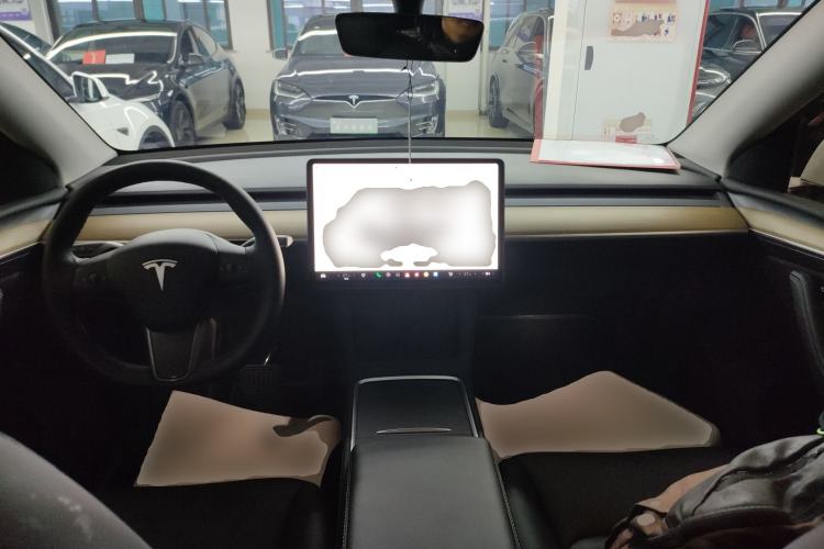 Used Tesla Model Y 2022 Long-Range All-Wheel-Drive Version