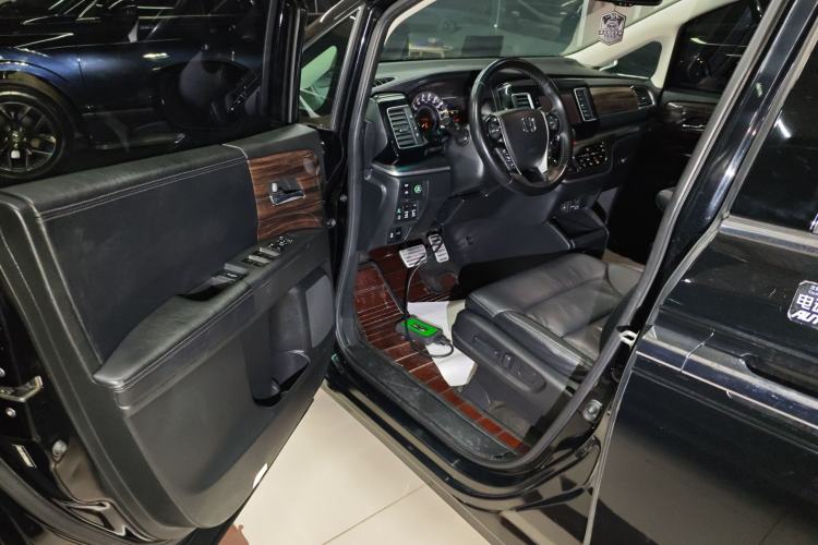 Used Honda Elysion 2016 2.4L Luxury Edition
