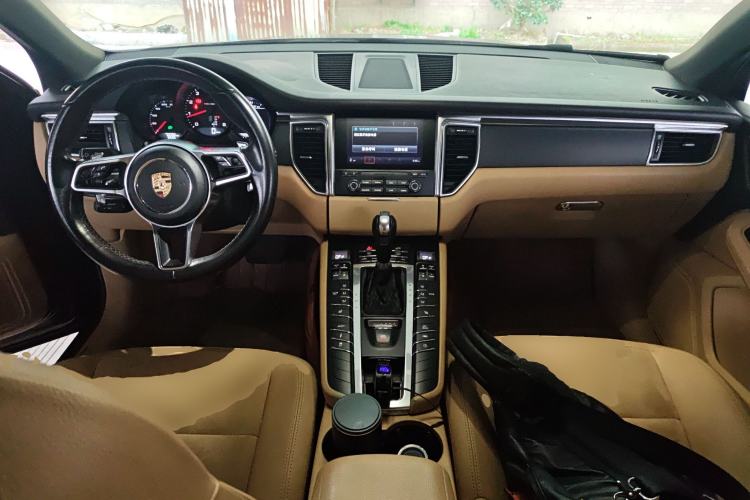Used Porsche Macan 2017 Macan 2.0T Center Console