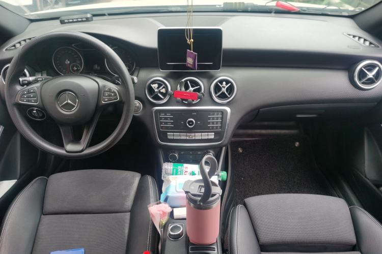 Used Mercedes-Benz A-Class 2016 A 180 Center Console