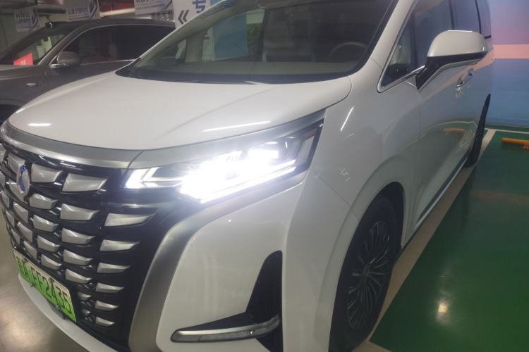 Used Denza D9 2022 DM-i 1040 Prestige Model
