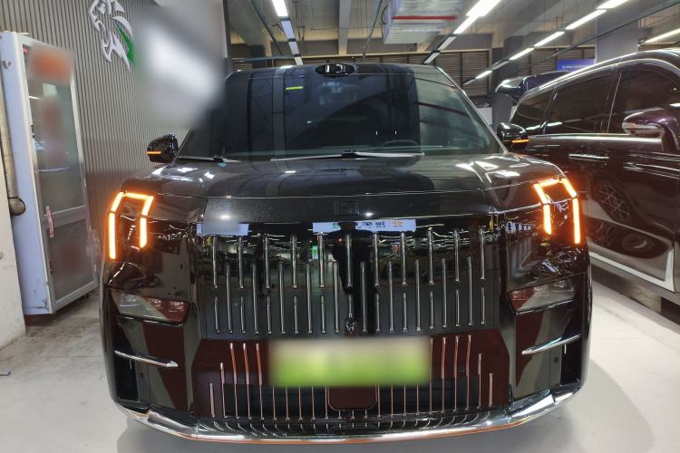 Used Zeekr 009 2024 7-Seater Walk-Through Version Four-Wheel Drive 108 kWh Front