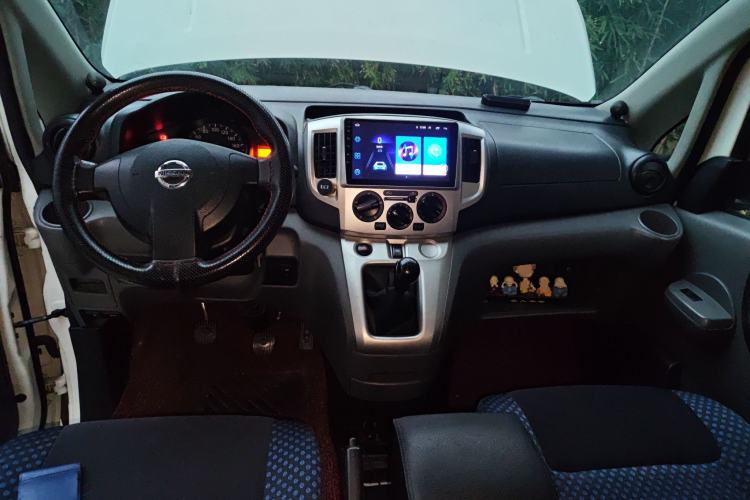 Used Nissan NV200 2011 1.6L 232 Seats Zunya Trim Center Console
