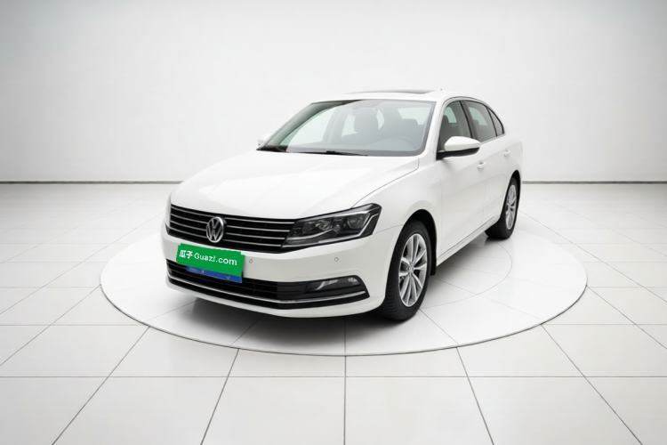 Used Volkswagen Lavida 2015 1.6L Manual Comfort Edition