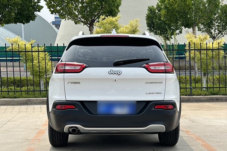 Used Jeep Cherokee 2017 2.0L Superior Edition