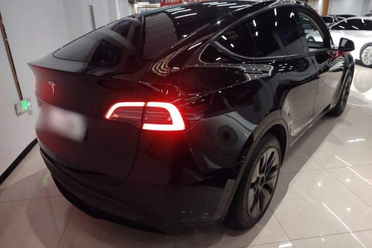 Used Tesla Model Y 2023 Rear-Wheel-Drive Version
