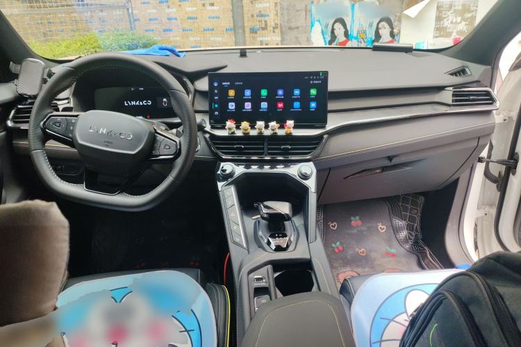 Used Lynk & Co 06 2023 Remix 1.5T Dynamic Halo Center Console