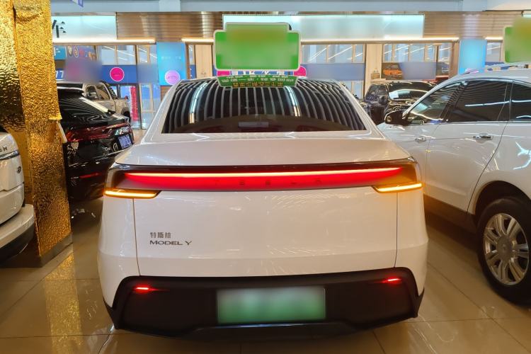 Used Tesla Model Y 2025 Rear-Wheel-Drive Version