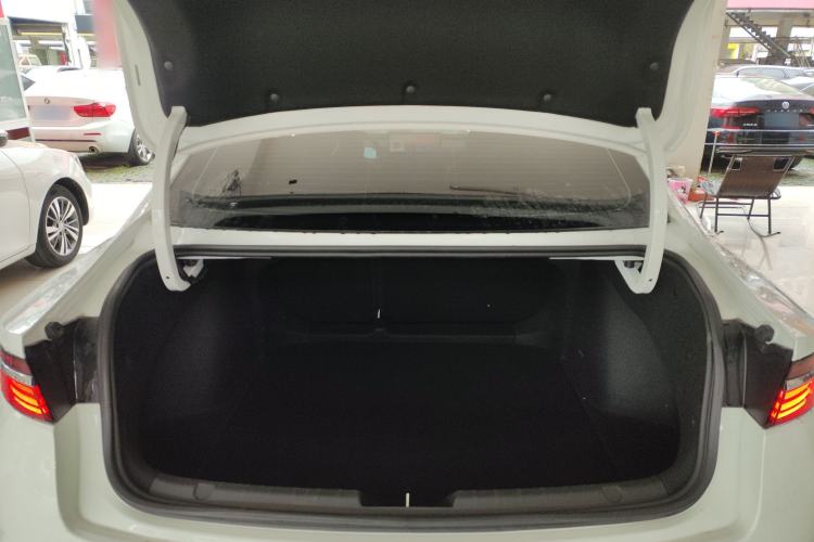 Used Geely Auto Preface 2025 Dongfang Yao 1.5TD Fuyao Edition Trunk