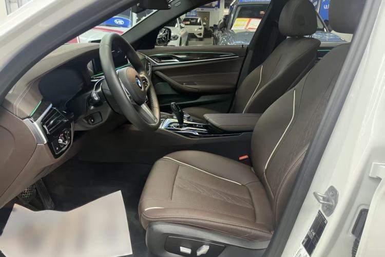 Used BMW 5 Series 2022 Restyled 525Li M Sport Package Interior 2