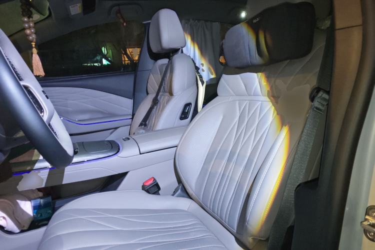 Used Geely Galaxy Galaxy 8 2025 130km EM-i Prestige Edition
