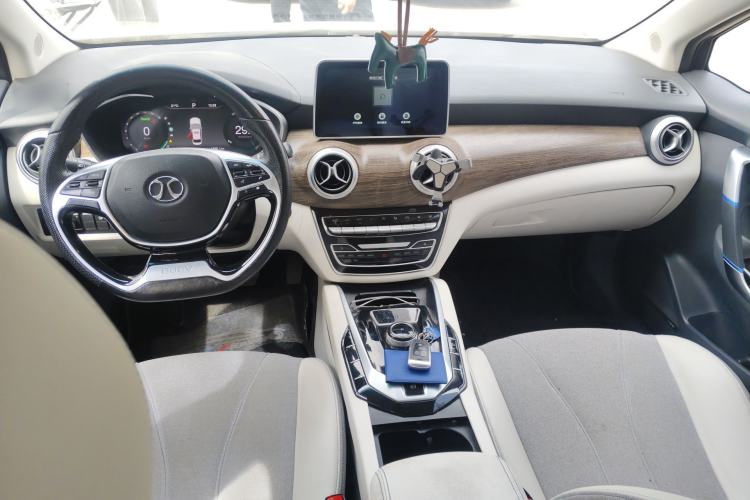 Used BAIC Beijing EU5 2018 R500 Smart Wind Edition Center Console