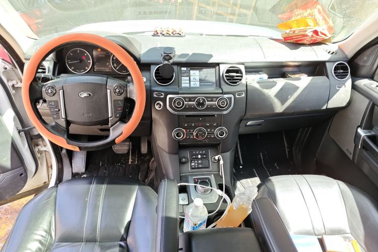 Used Land Rover Discovery 2014 3.0 SDV6 HSE Diesel Edition Center Console