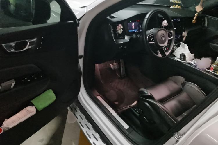 Used Volvo XC60 2022 B5 4x4 Smart & Advanced Sport Edition Driver Seat