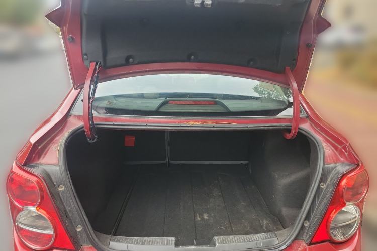 Used Chevrolet Aveo Sonic 2011 Sedan 1.4L Manual Transmission SE