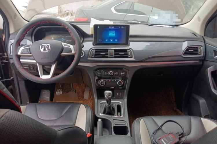 Used BAIC Weiwang M50F 2017 1.5L Standard Model
