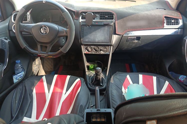 Used Volkswagen Polo 2016 1.4L Manual Fashion Model Interior 2
