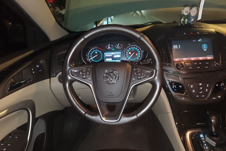 Used Buick Regal 2014 2.4L SIDI Elite Fashion Edition Steering Wheel