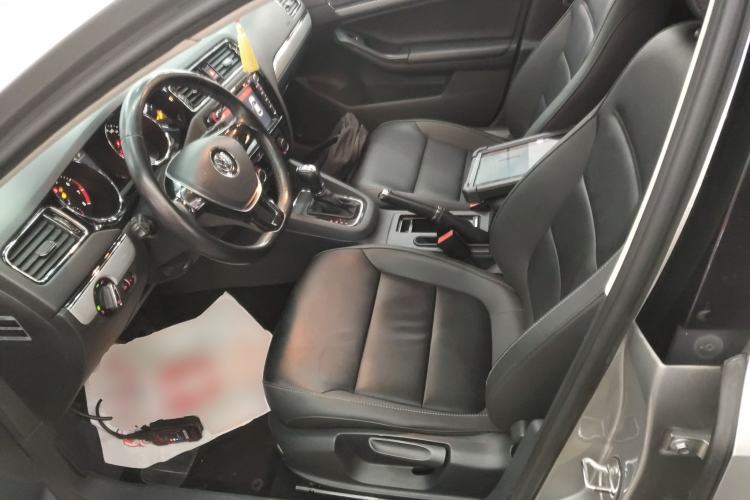 Used Volkswagen Sagitar 2015 230TSI Automatic Comfort Version