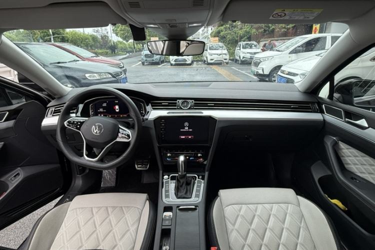 Used Volkswagen Magotan 2023 2 Million Units Commemorative Edition 330TSI DSG Luxury Version Interior 5