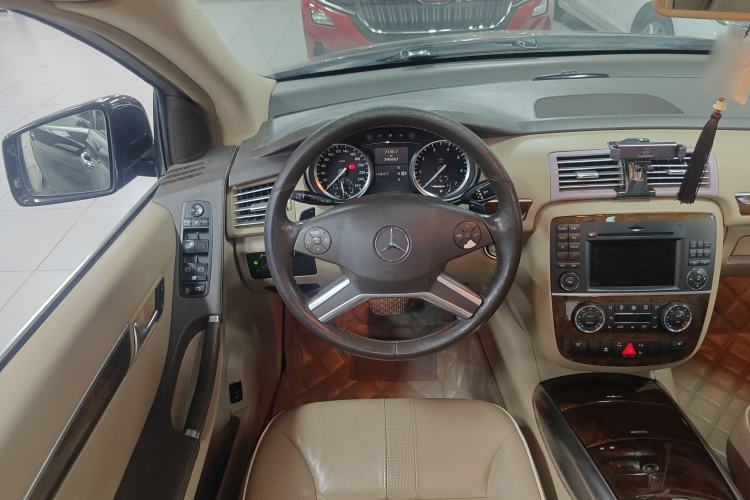 Used Mercedes-Benz R-Class 2010 R 350 L 4MATIC Steering Wheel