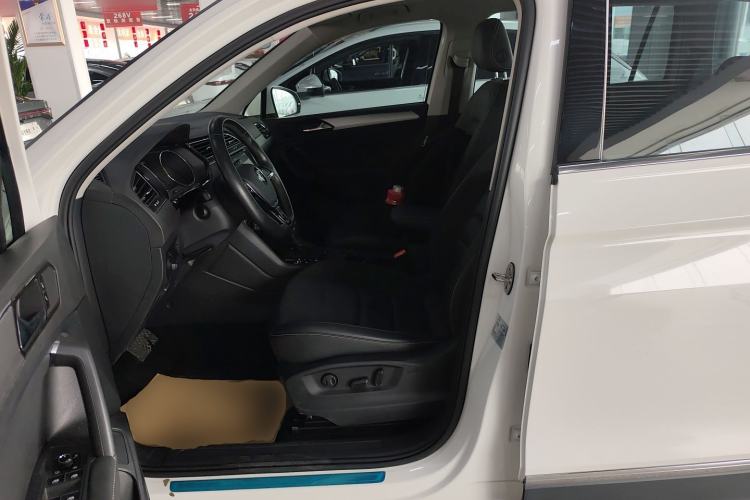 Used Volkswagen Tiguan L 2019 Revised 330TSI Automatic Two-Wheel Drive Smart & Luxury Edition China VI Standard
