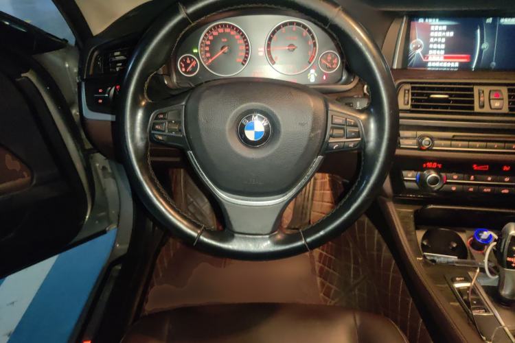 Used BMW 5 Series 2014 525Li Luxury Design Package
