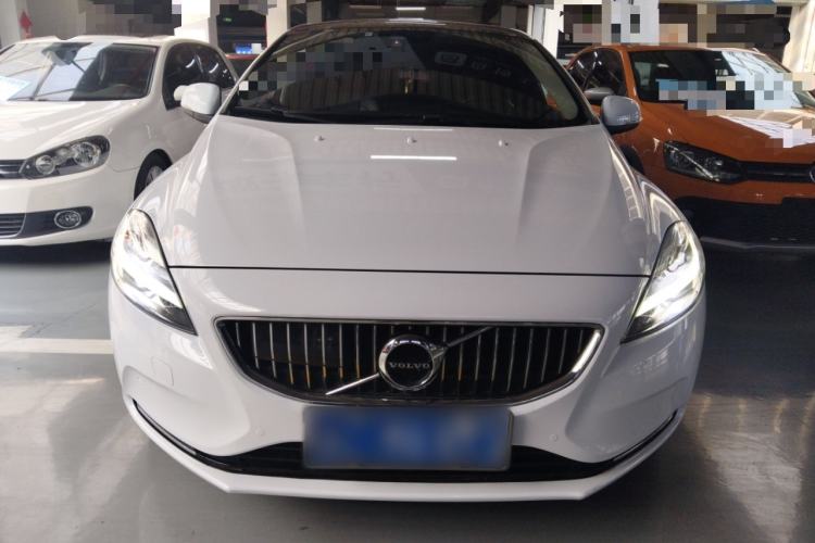Used Volvo V40 2019 T3 Smart Luxury Edition

