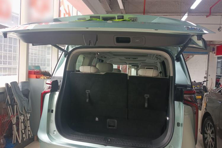 Used SAIC MAXUS Dajia 9 2024 Super Hybrid Ultra-Long Range Forest Edition 7-Seater Trunk