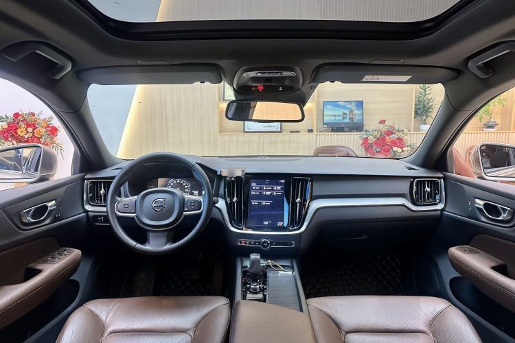 Used Volvo S60 2022 B4 Zhiyi Luxury Edition