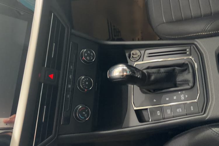 Used Volkswagen Lavida 2021 280TSI DSG Comfort Edition Audio And AC Panel