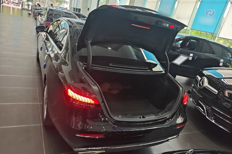 Used Mercedes-Benz E-Class 2023 Updated E 300 L Fashion Edition
