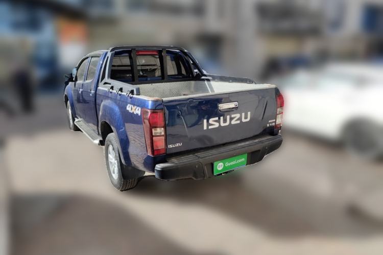 Used Isuzu D-MAX 2020 2.5T 4x4 Automatic Navigation Version China VI Standard Extended Length JE4D25Q6A
