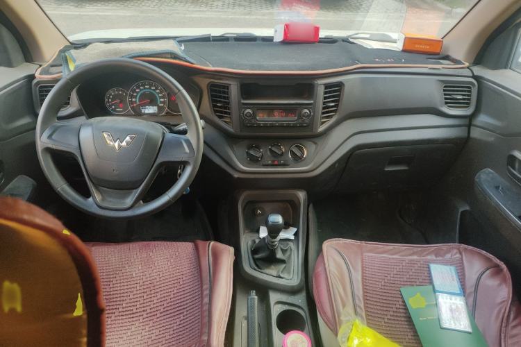 Used Wuling Hongguang V 2019 1.5L Enjoyment Version China VI LAR
