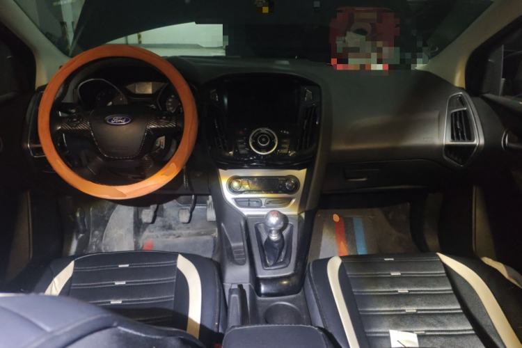 Used Ford Focus 2012 Hatchback 1.6L Manual Fashion Edition
